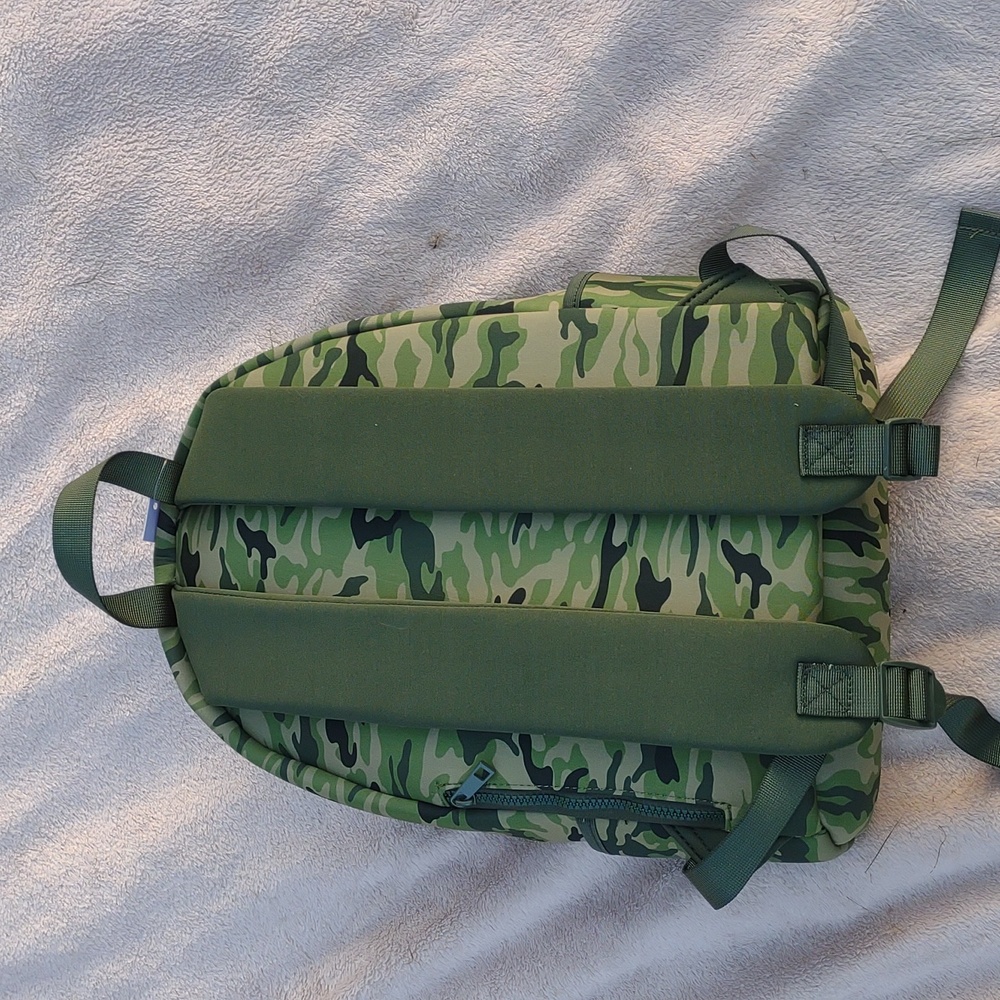 🙀🍀MADDEN GIRL Green Camo Backpack MG-5626 - Picture 8 of 14
